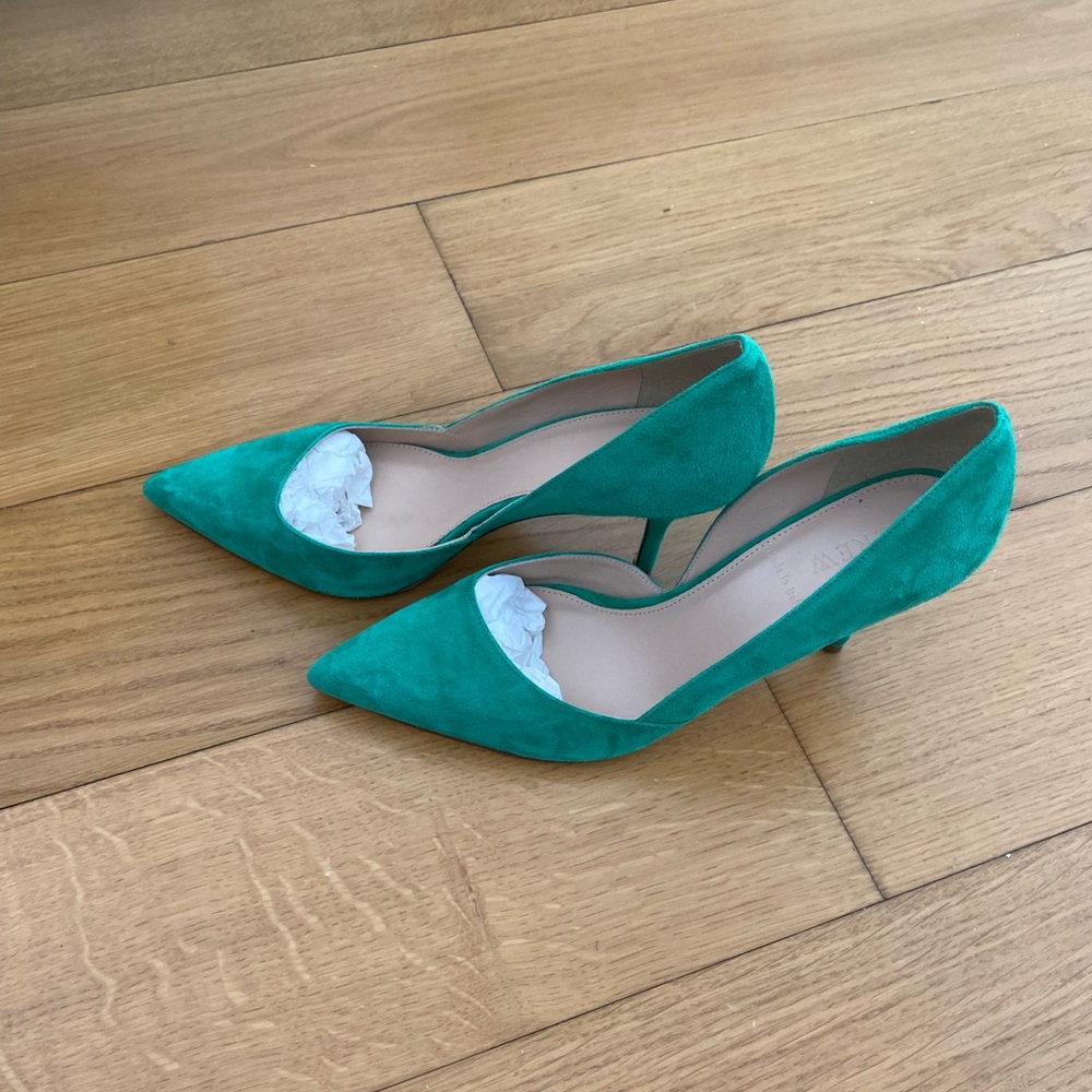 NWOT J. Crew Green Suede Kitten Heel Pumps